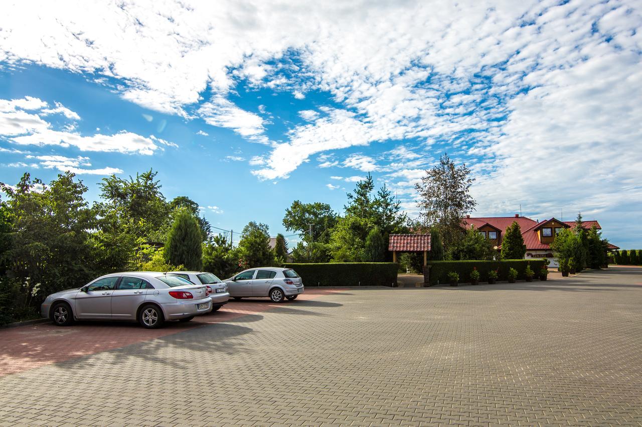 Karczma Pod Topolami Ratowo-Piotrowo Exterior photo