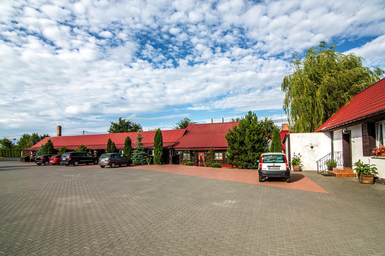 Karczma Pod Topolami Ratowo-Piotrowo Exterior photo